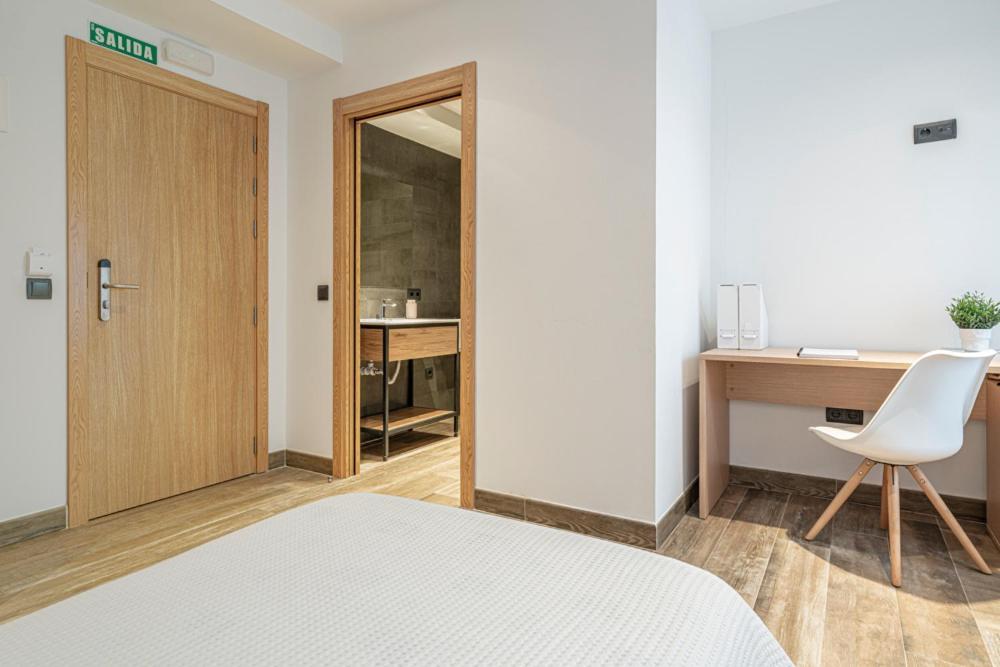 Met Pamplona Exterior foto